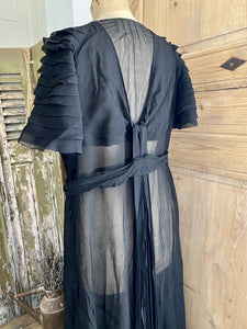 Années Folles French BLACK belted SILK DRESS c1920