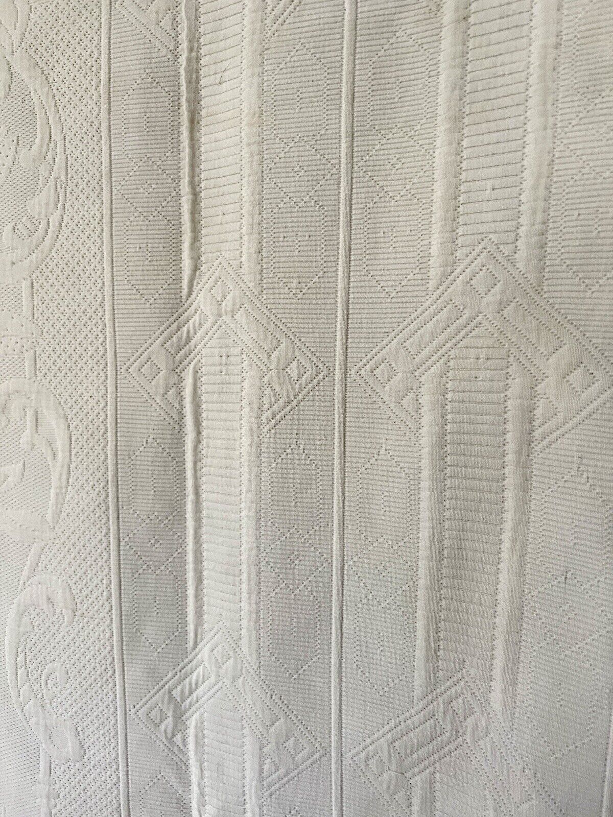 Antique LARGE French BRIDE PIQUE DE PROVENCE bed COVERLET LACE TRIM c1930