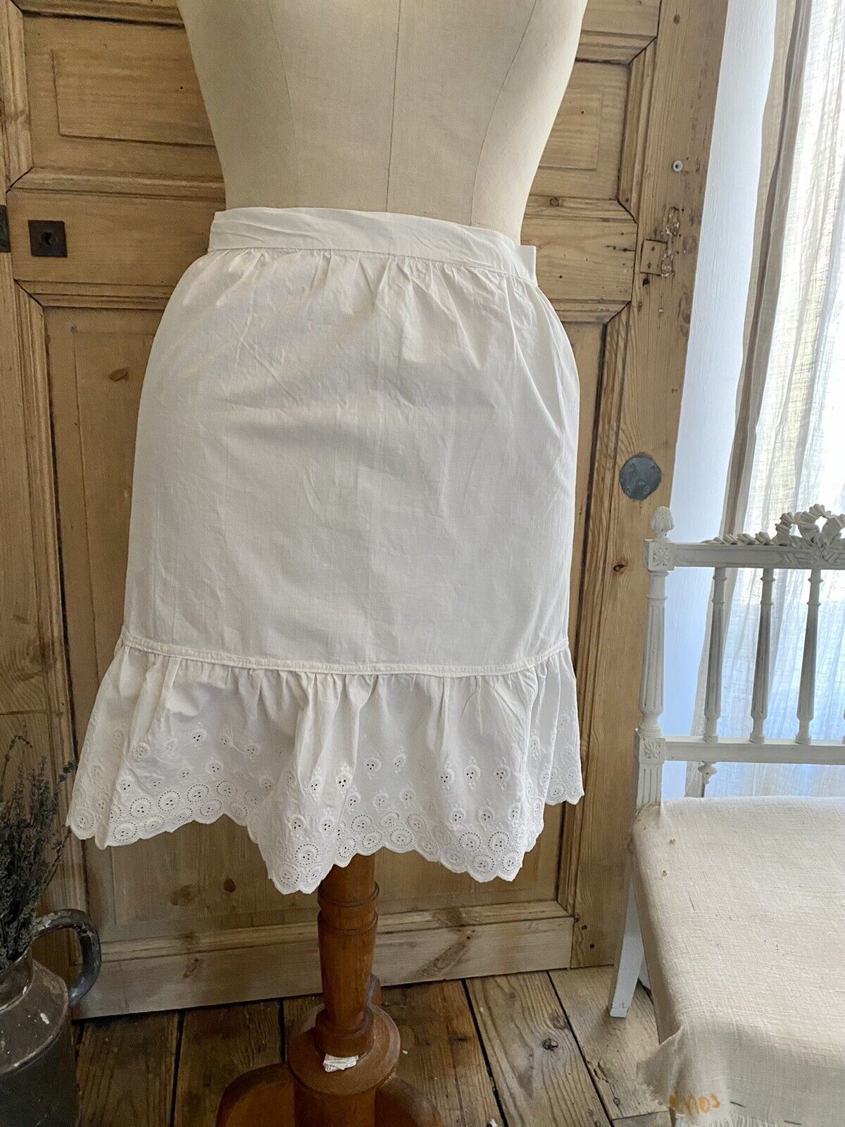 Vintage French service APRON work wear cotton BRODERIE ANGLAISE c1950