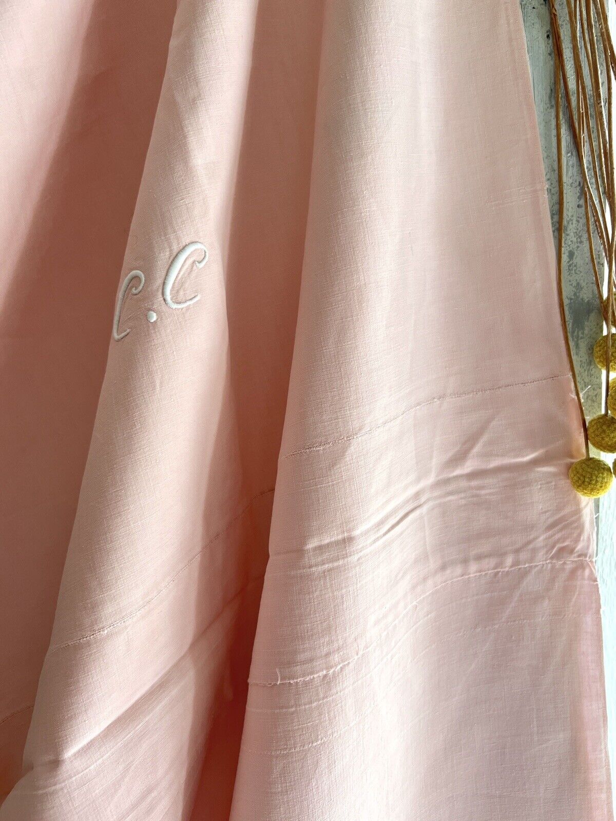 Art Deco French floppy pale pink LINEN FIL sheet CC mono c1930