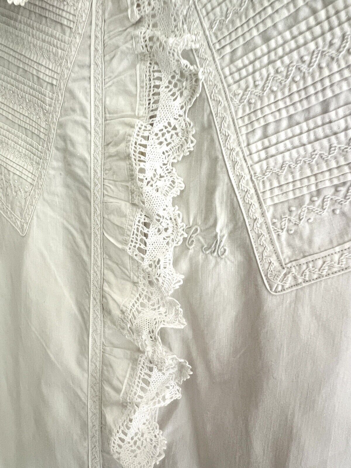 Rare VICTORIAN French woman embroidered BLOUSE pintucks LACE frill CM mono c1900