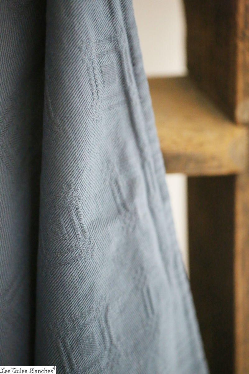Ancien grand TISSU français lourd indigo damassé LIN vers 1900 Ancien grand TISSU français lourd indigo damassé LIN vers 1900