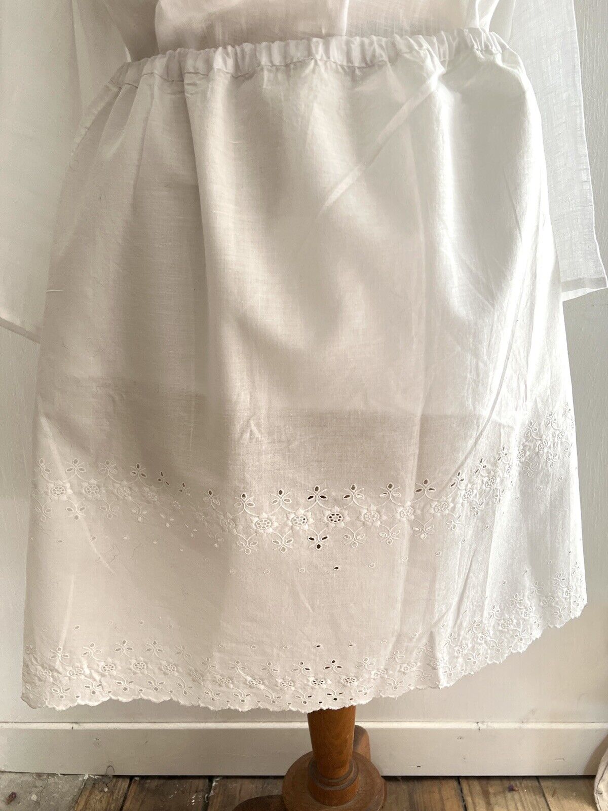 Vintage French cotton PETTICOAT eyelet BRODERIES ANGLAISES adjustable LACE c1950