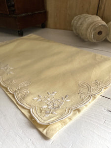 Vintage French cotton EMBROIDERED LINGERIE BAG festons  c1930