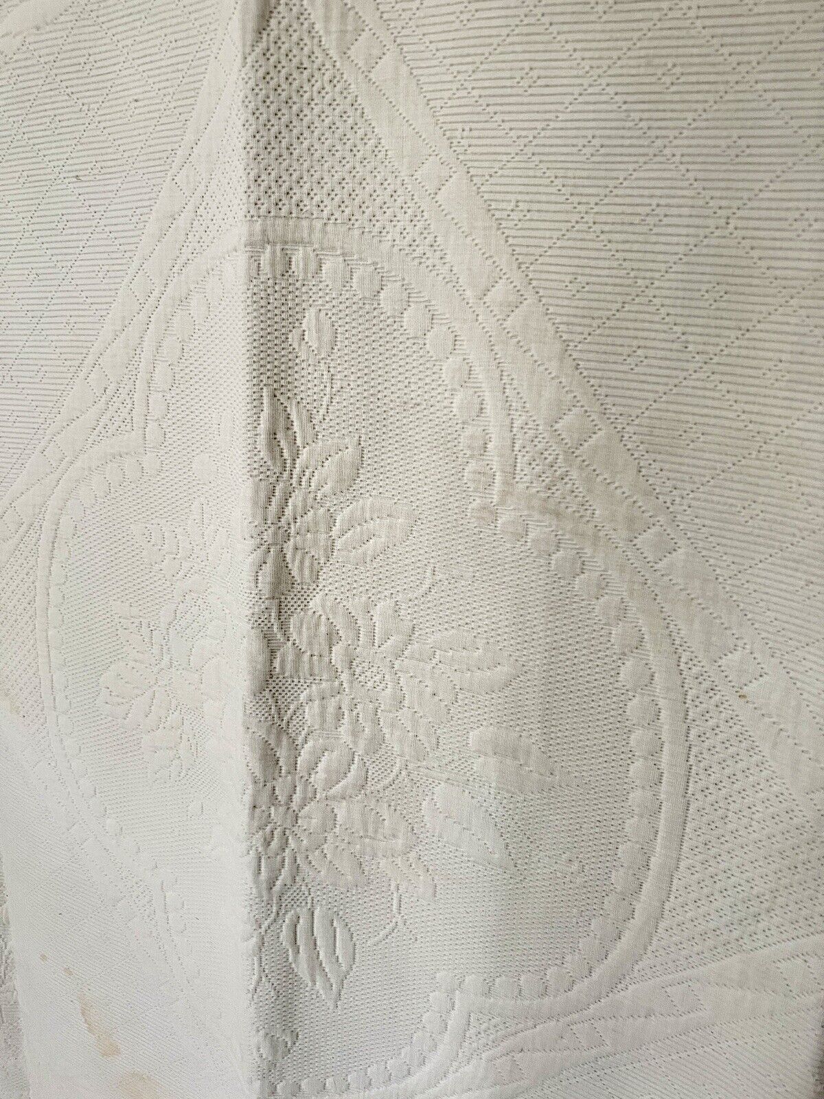 Antique LARGE French BRIDE PIQUE DE PROVENCE bed COVERLET LACE TRIM c1930