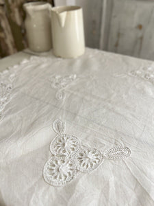 Vintage French EMBROIDERED filet lace LINEN tea TABLECLOTH c1930