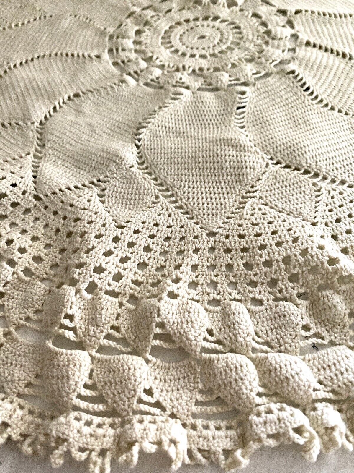 Vintage French filet lace ROUND doily HEAVY cotton ECRU rosace c1930