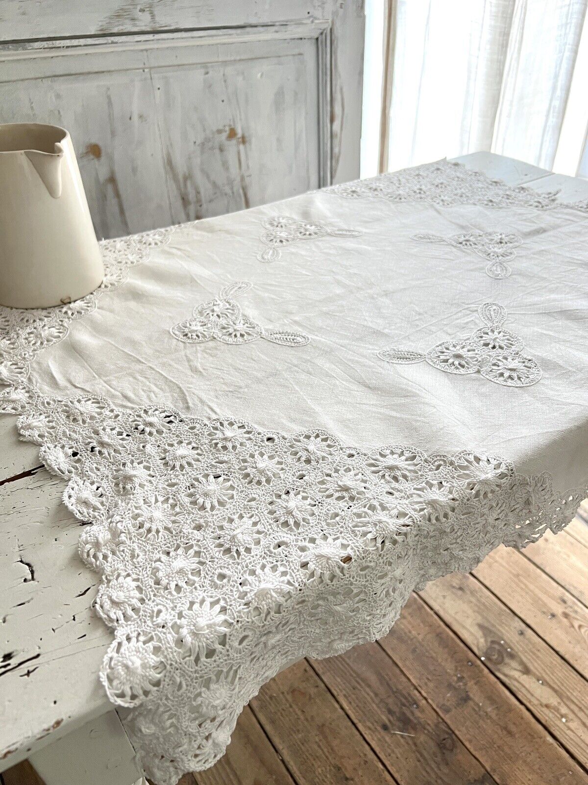 Vintage French EMBROIDERED filet lace LINEN tea TABLECLOTH c1930