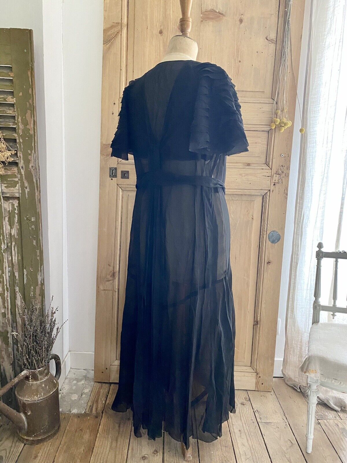 Années Folles French BLACK belted SILK DRESS c1920