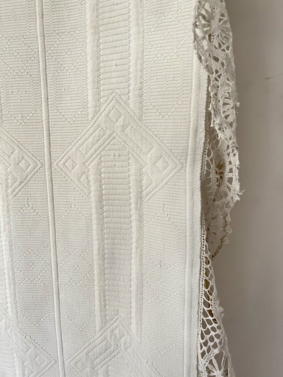 Antique LARGE French BRIDE PIQUE DE PROVENCE bed COVERLET LACE TRIM c1930