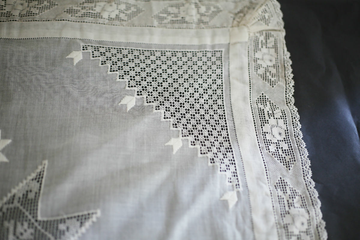 Antique French woman BRIDE star handkerchief LACE c1900