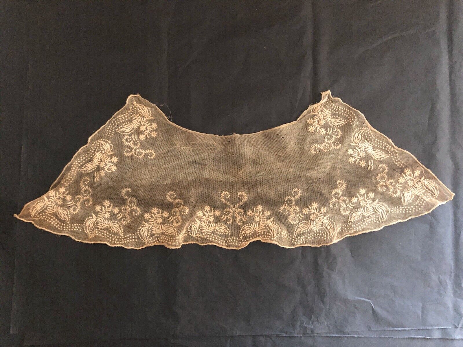 Antique French VAL lace COLLAR c 1880