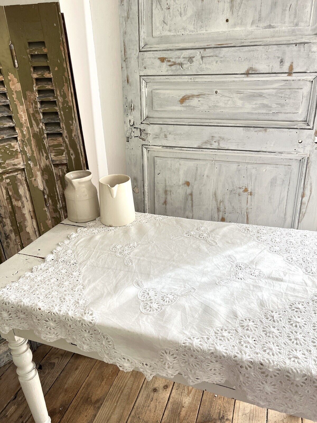 Vintage French EMBROIDERED filet lace LINEN tea TABLECLOTH c1930