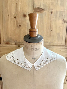 Vintage French linen EMBROIDERED collar c1930