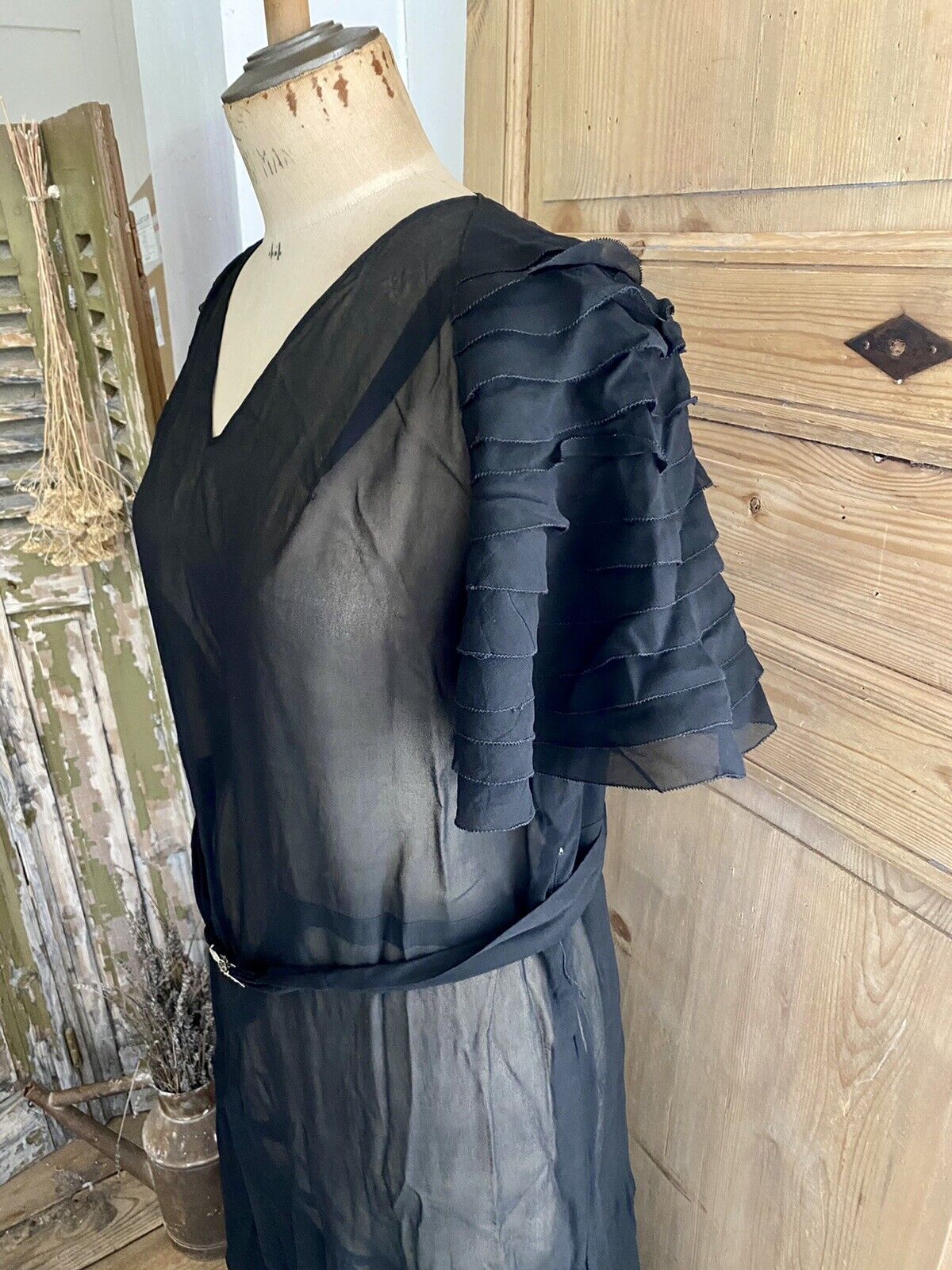 Années Folles French BLACK belted SILK DRESS c1920