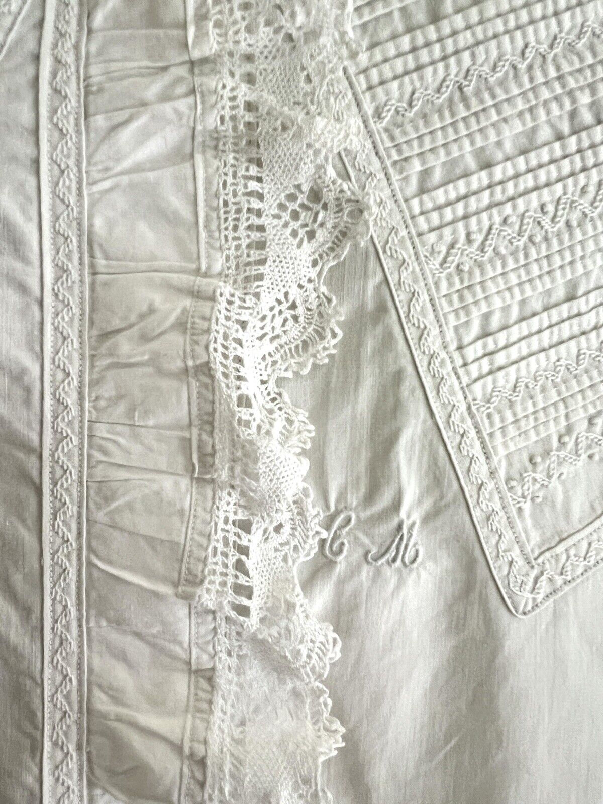 Rare VICTORIAN French woman embroidered BLOUSE pintucks LACE frill CM mono c1900