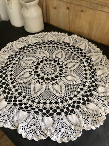 Antique French FILET LACE doily floral ROSETTE decor c1920