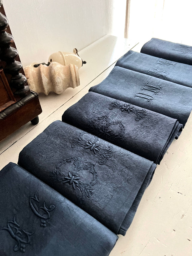 Service Table Ancien En Damassé De Lin - Décor Damier - Nappe Et 12 Serviettes Initiale Fg Service Table Ancien En Damassé De Lin - Décor Damier - Nappe Et 12 Serviettes Initiale Fg