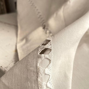 Drap ancien en fil de lin monogramme JC c1880 – les toiles blanches Drap ancien en fil de lin monogramme JC c1880 – les toiles blanches
