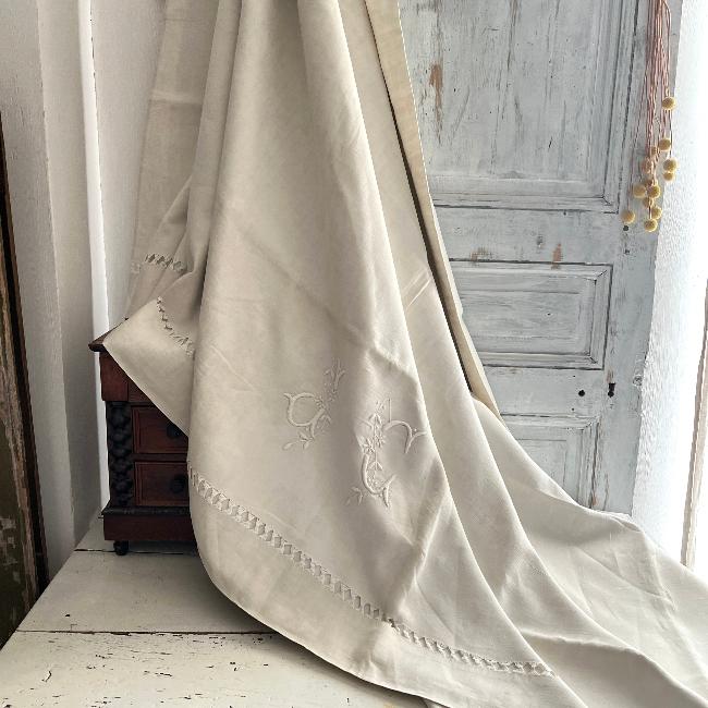 Drap ancien en fil de lin monogramme JC c1880